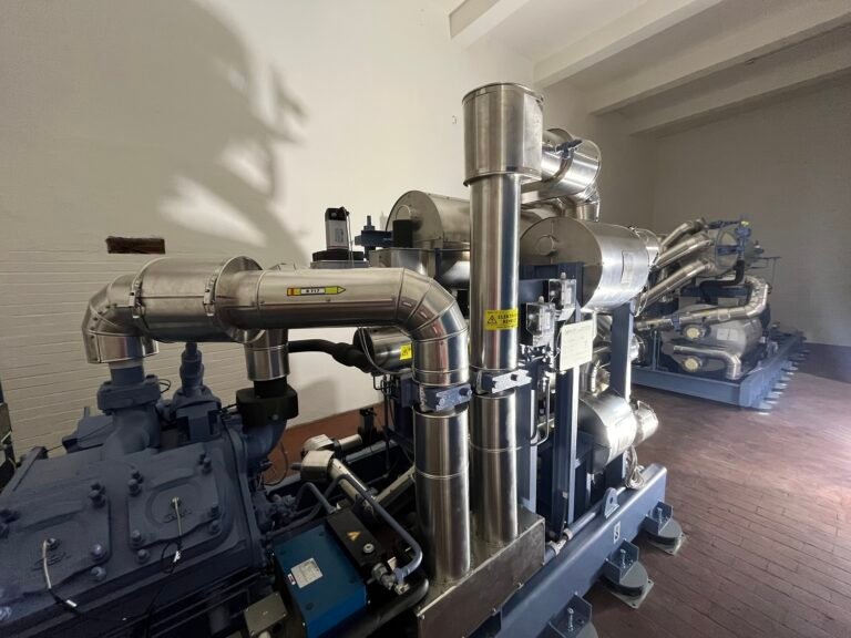 Foto van een ammoniakwarmtepomp van GEA.
