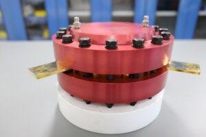 Foto van een elektrochemische compressor.