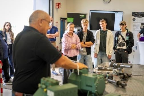 Beeld van de Schaufler Academy van Bitzer.